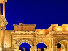 Treasure Hunting: Top Accessible Flea Markets & Outdoor Shopping Destinations Treasure Hunting: Top Accessible Flea Markets & Outdoor Shopping Destinations