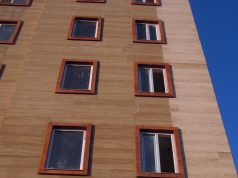 Journeying with a Crowd: The Ultimate Family Travel Guide Journeying with a Crowd: The Ultimate Family Travel Guide