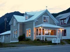 Treasure Hunting: Top Family-Friendly Flea Markets Treasure Hunting: Top Family-Friendly Flea Markets