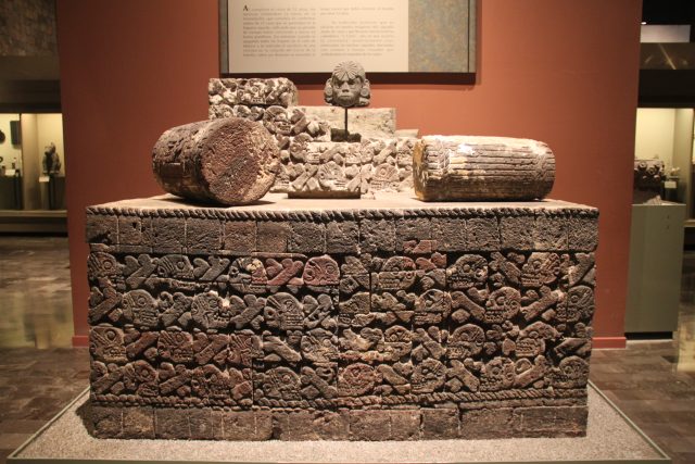 vintage-gems-top-antique-hunting-cities.jpg Vintage Gems: Top Antique Hunting Cities