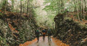 Family Vacations: Navigating Poverty Exposure for Kids Family Vacations: Navigating Poverty Exposure for Kids