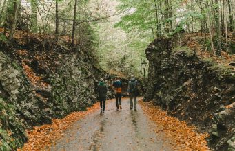 Family Vacations: Navigating Poverty Exposure for Kids Family Vacations: Navigating Poverty Exposure for Kids