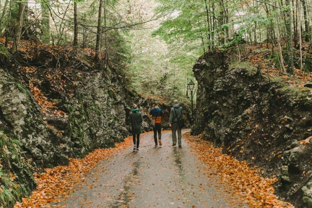 Family Vacations: Navigating Poverty Exposure for Kids