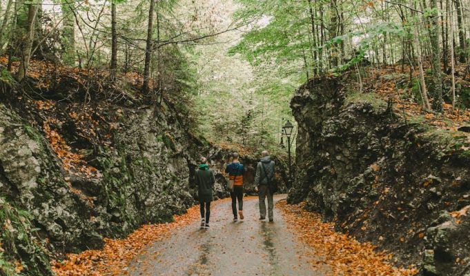 Family Vacations: Navigating Poverty Exposure for Kids Family Vacations: Navigating Poverty Exposure for Kids